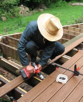 Install-Composite-Decking-2-1024x768